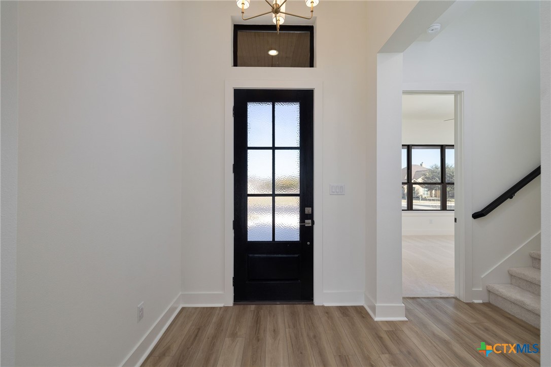 632 Oak Creek Parkway Property Photo 6