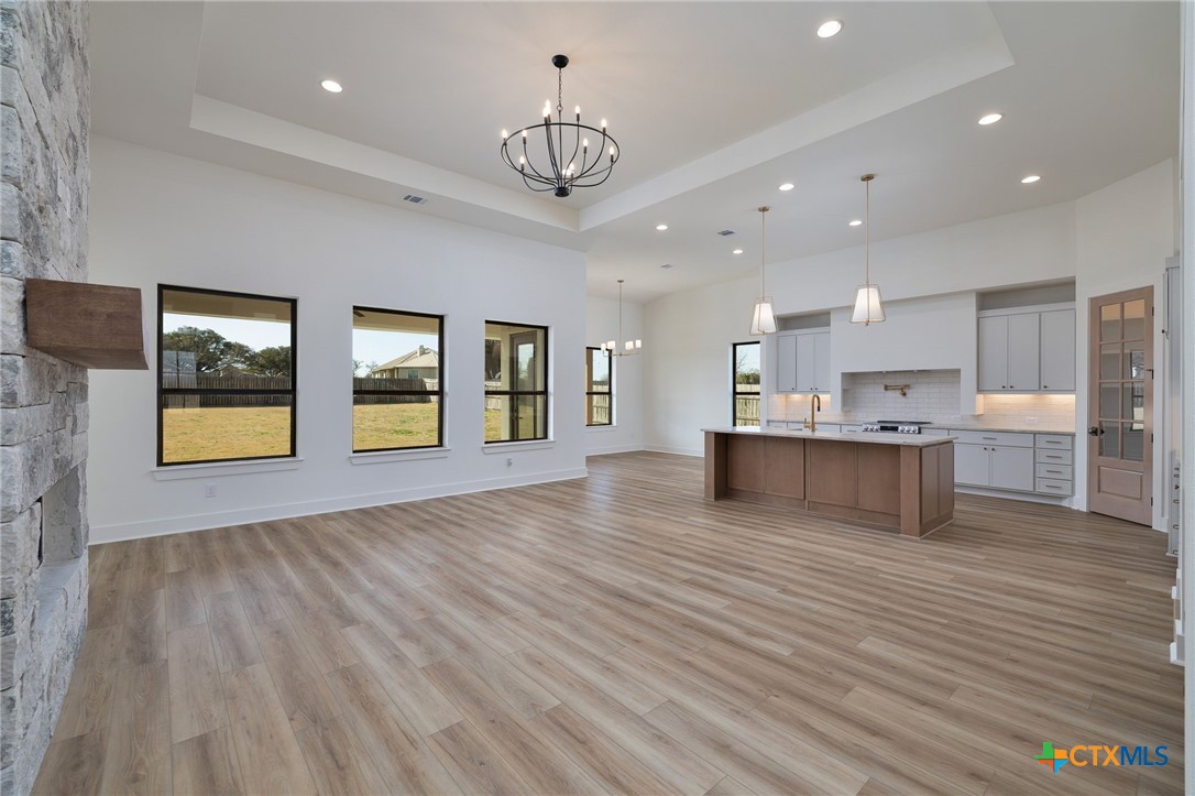 632 Oak Creek Parkway Property Photo 13