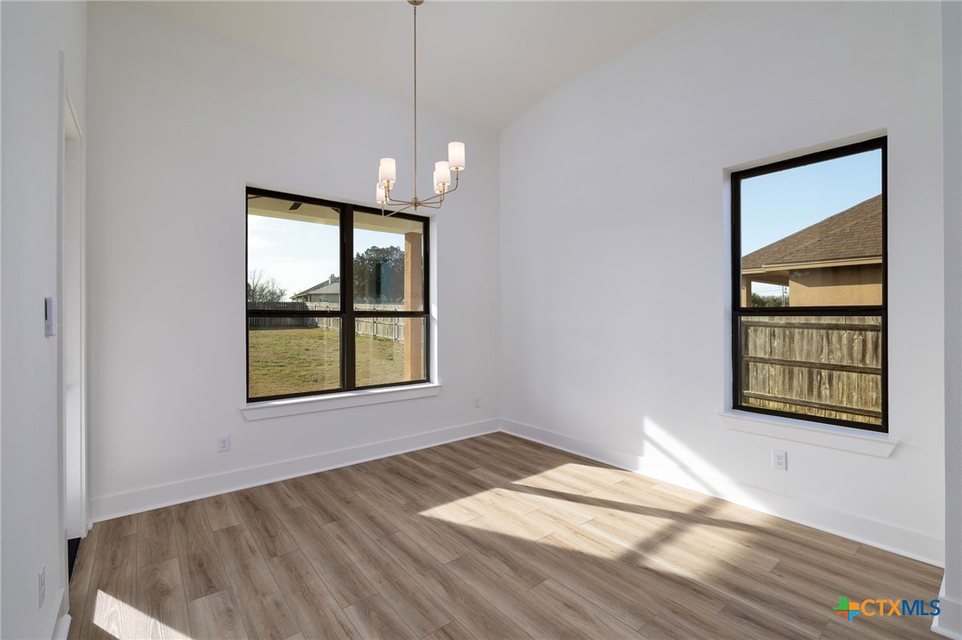 632 Oak Creek Parkway Property Photo 24