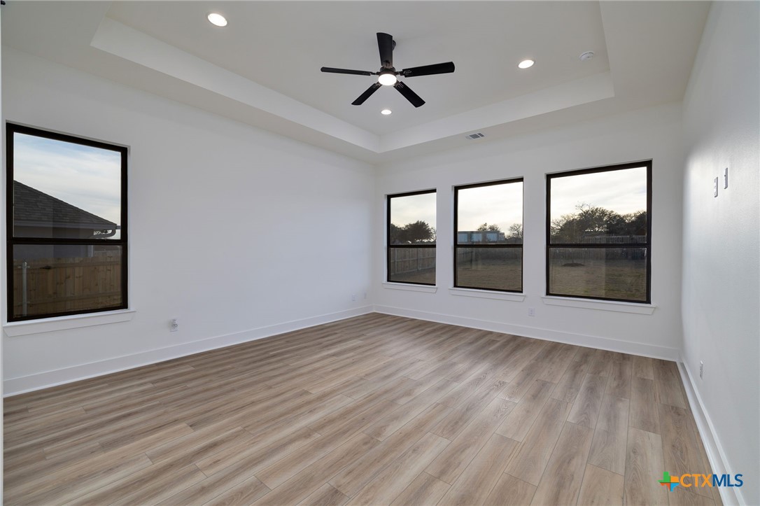 632 Oak Creek Parkway Property Photo 25