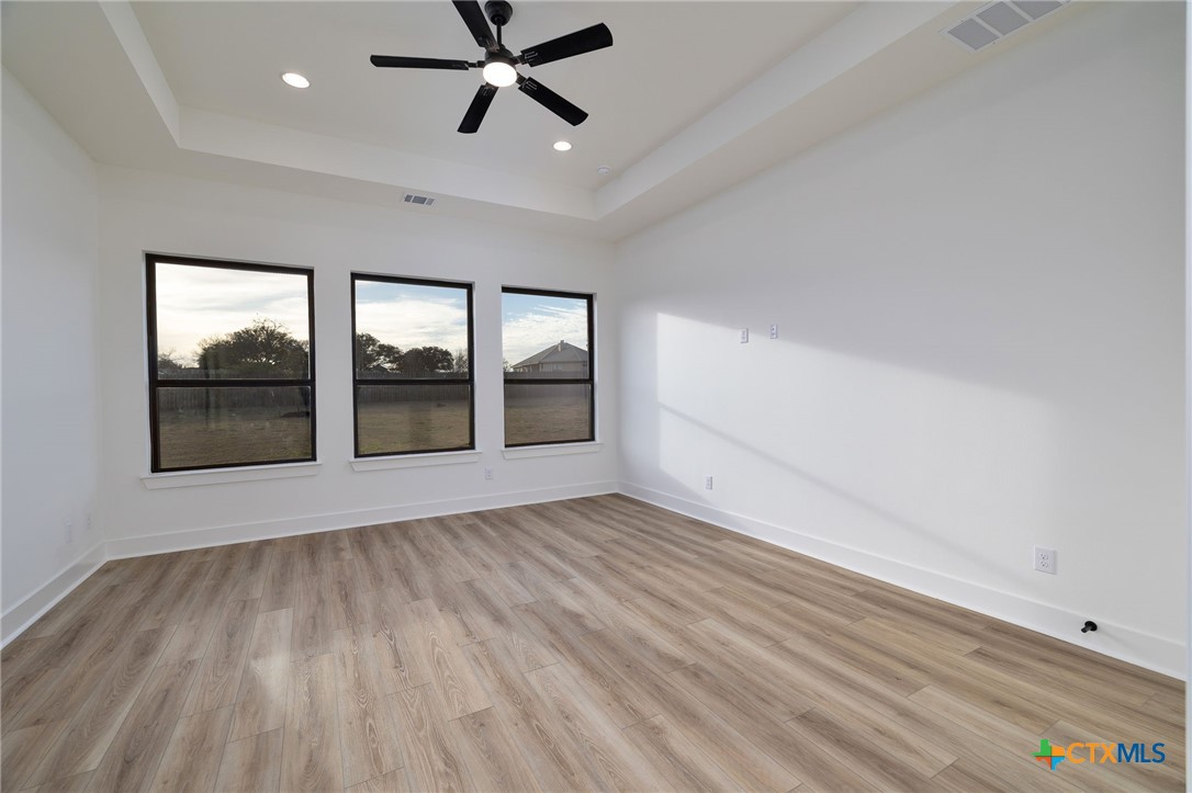 632 Oak Creek Parkway Property Photo 27