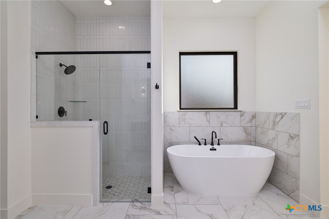 632 Oak Creek Parkway Property Photo 31