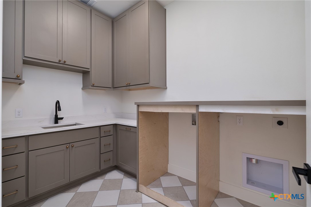 632 Oak Creek Parkway Property Photo 37