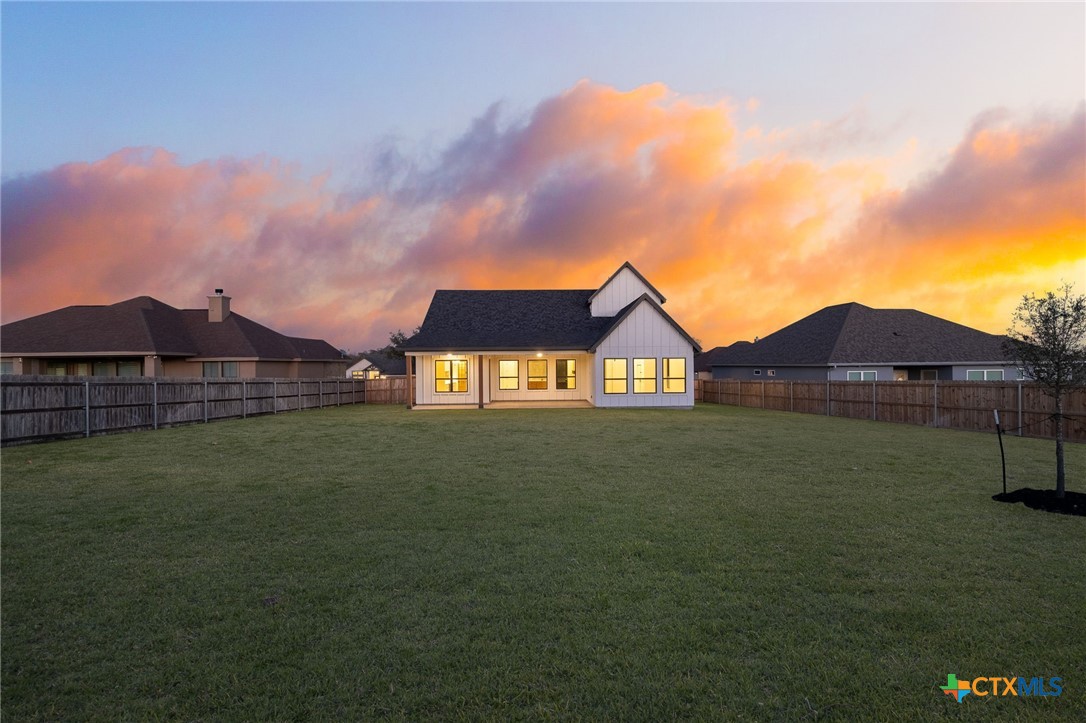 632 Oak Creek Parkway Property Photo 41