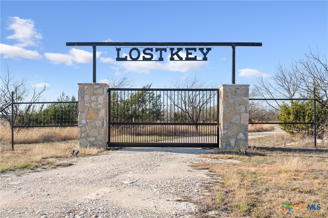 1782 Fm 218 Property Photo 3