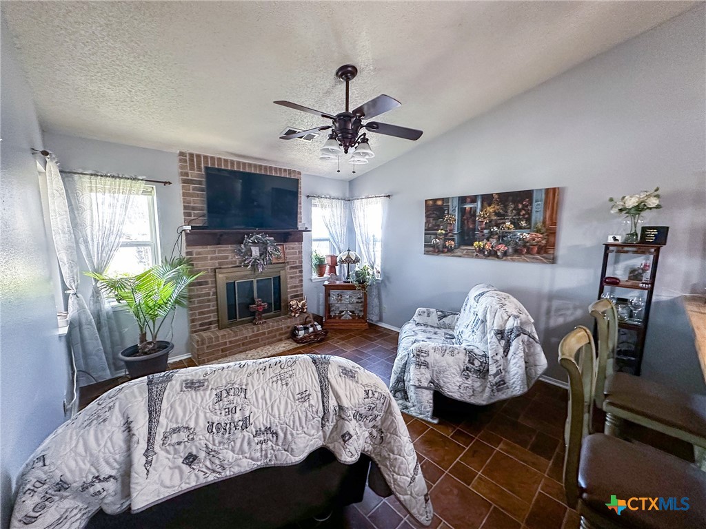 2124 Hidden Hill Drive Property Photo 3