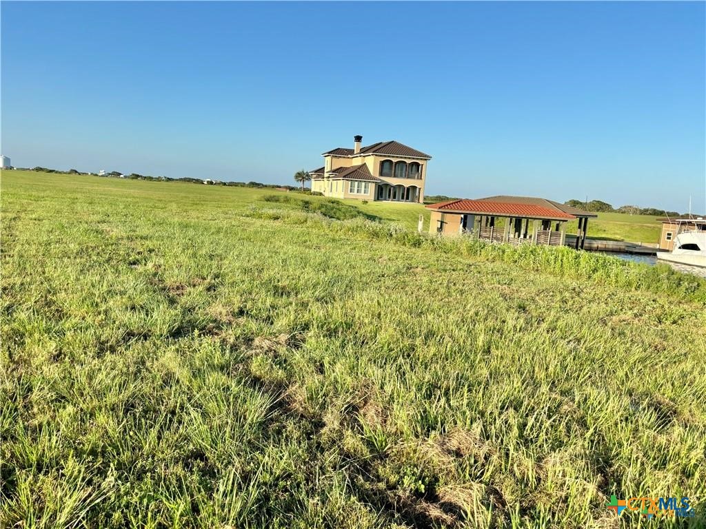 218 Bueno Vista Court Property Photo 2