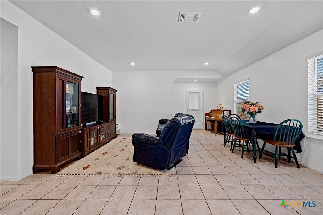 133 Hammond Court Property Photo 8