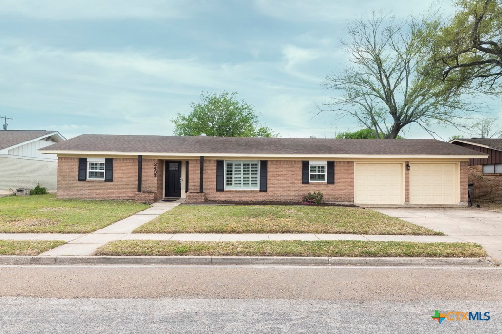 2403 E Locust Avenue