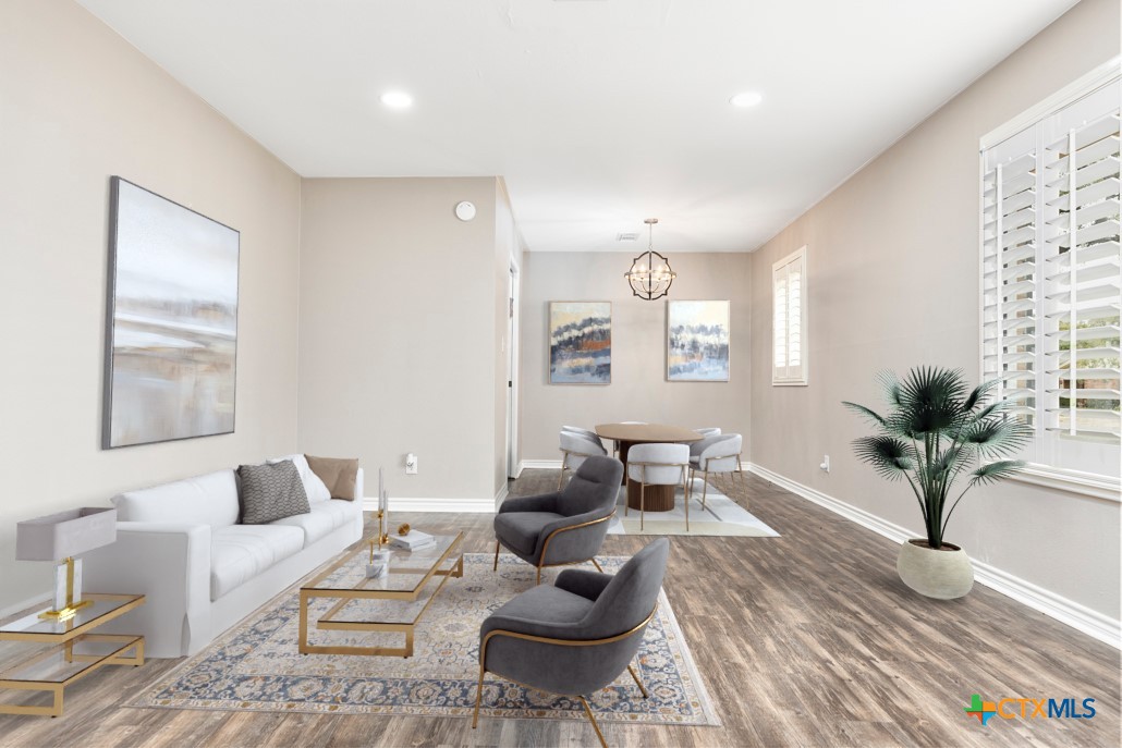 2403 E Locust Avenue Property Photo 4