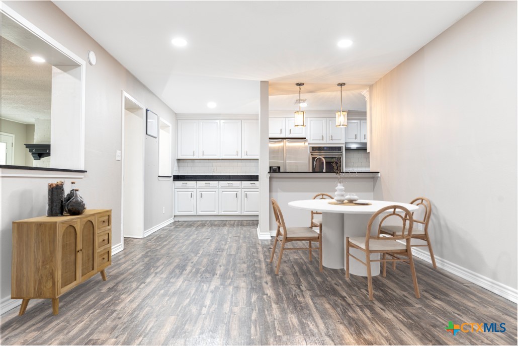 2403 E Locust Avenue Property Photo 8