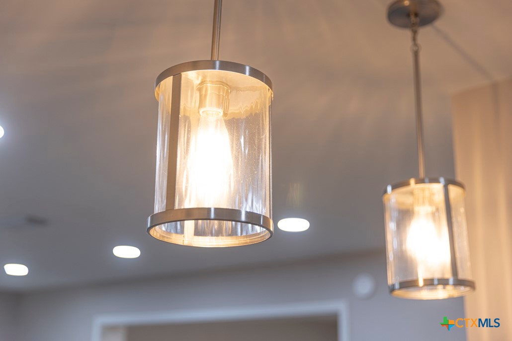 2403 E Locust Avenue Property Photo 9