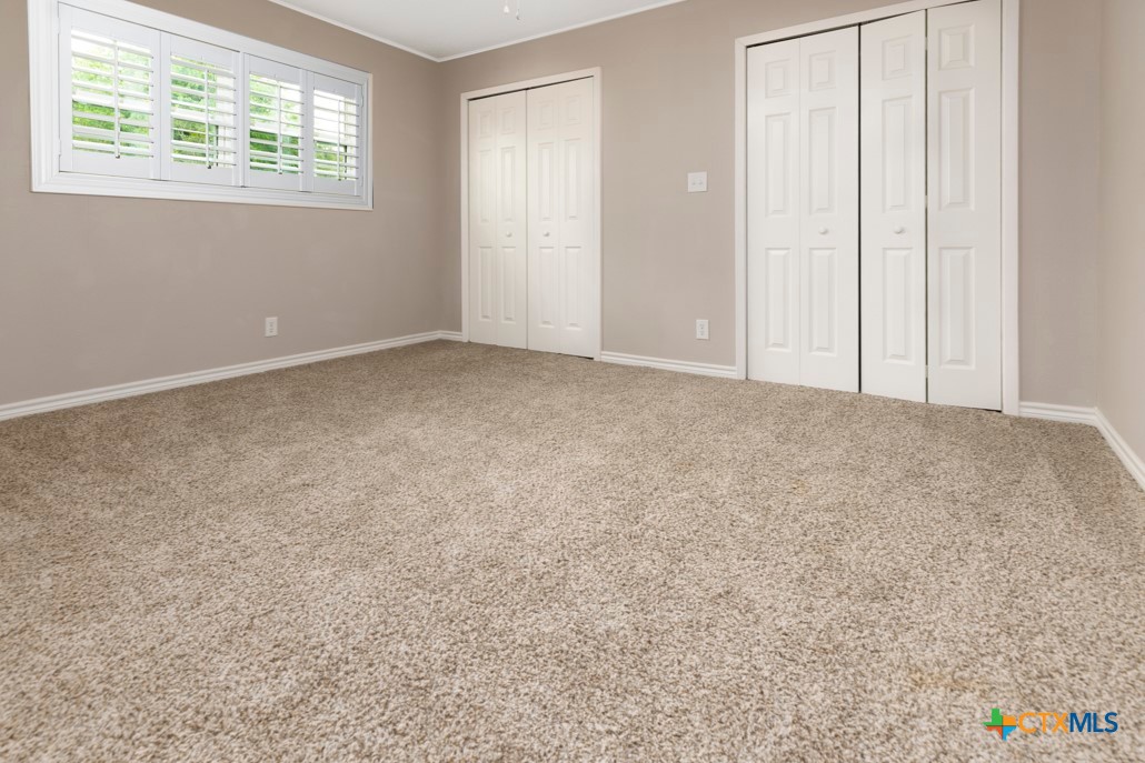 2403 E Locust Avenue Property Photo 18