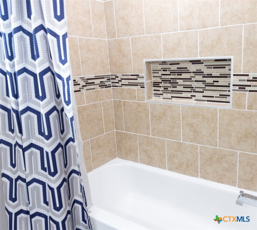 2403 E Locust Avenue Property Photo 22