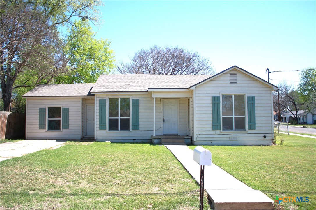 806 E 9th Avenue Property Photo