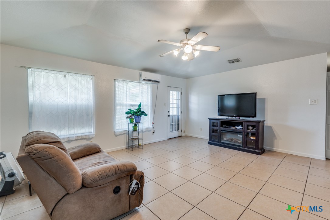 201 Anhalt Drive Property Photo 4