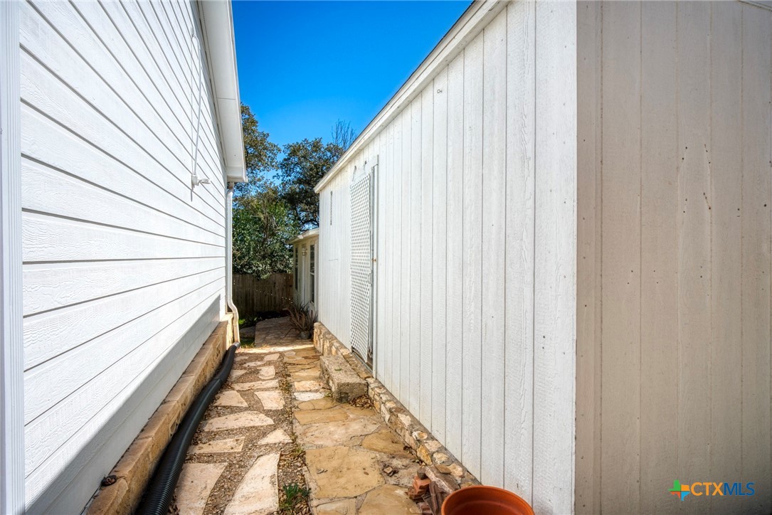 652 Tamarack Drive Property Photo 4