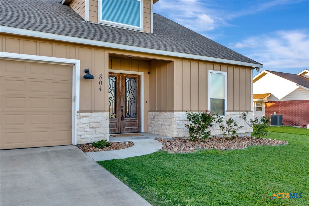 804 Catclaw Lane Property Photo 3