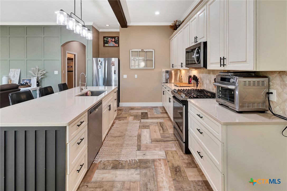 804 Catclaw Lane Property Photo 17