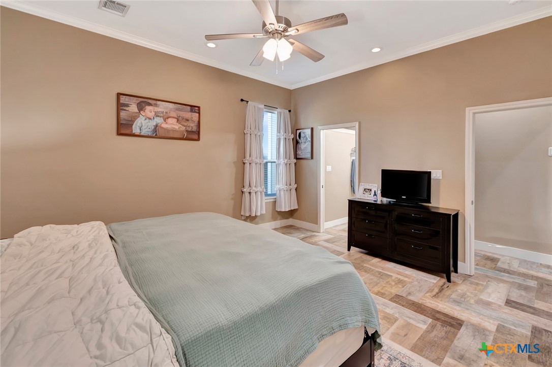 804 Catclaw Lane Property Photo 23