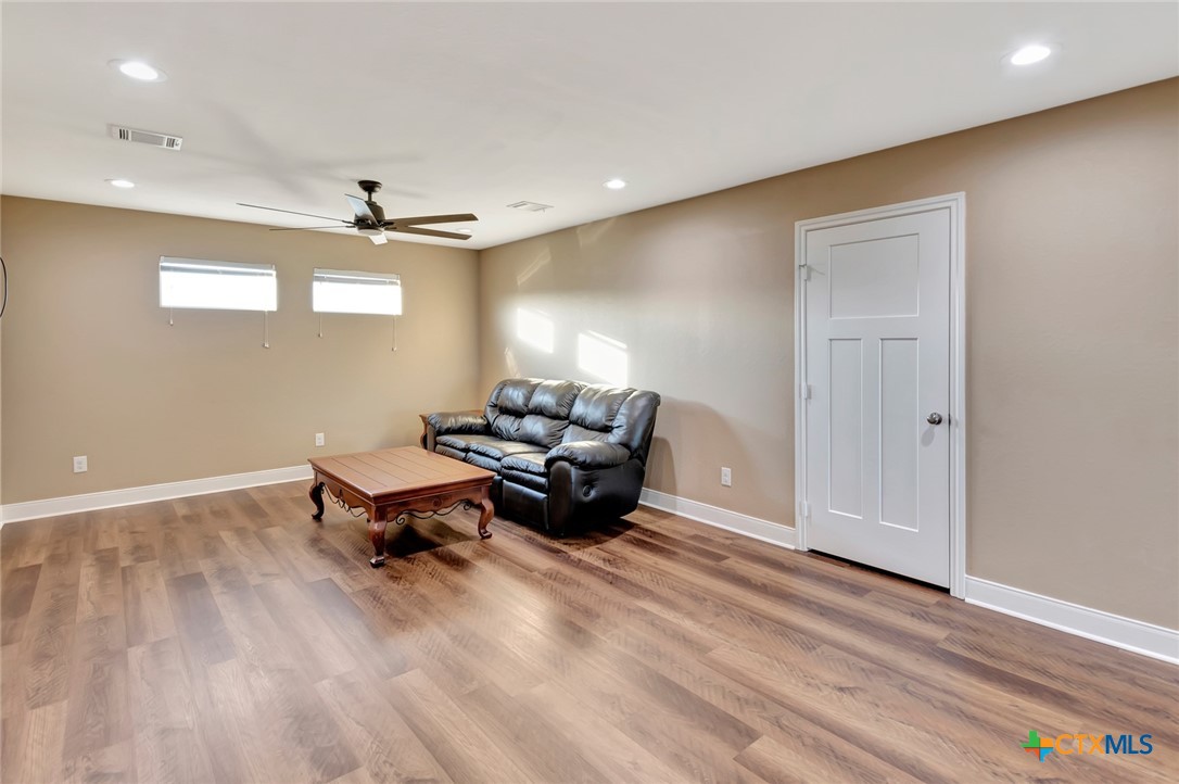 804 Catclaw Lane Property Photo 38