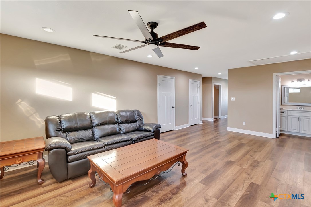 804 Catclaw Lane Property Photo 39