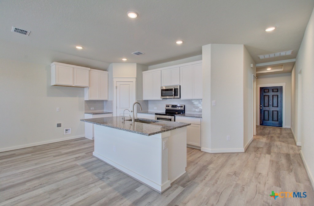 11112 Prairie Landing Property Photo 1