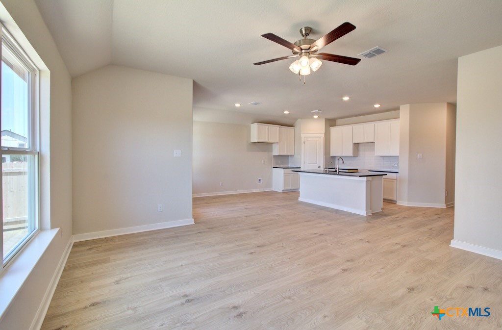 11112 Prairie Landing Property Photo 5