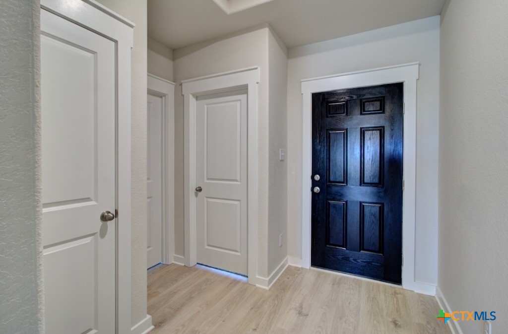 11112 Prairie Landing Property Photo 6