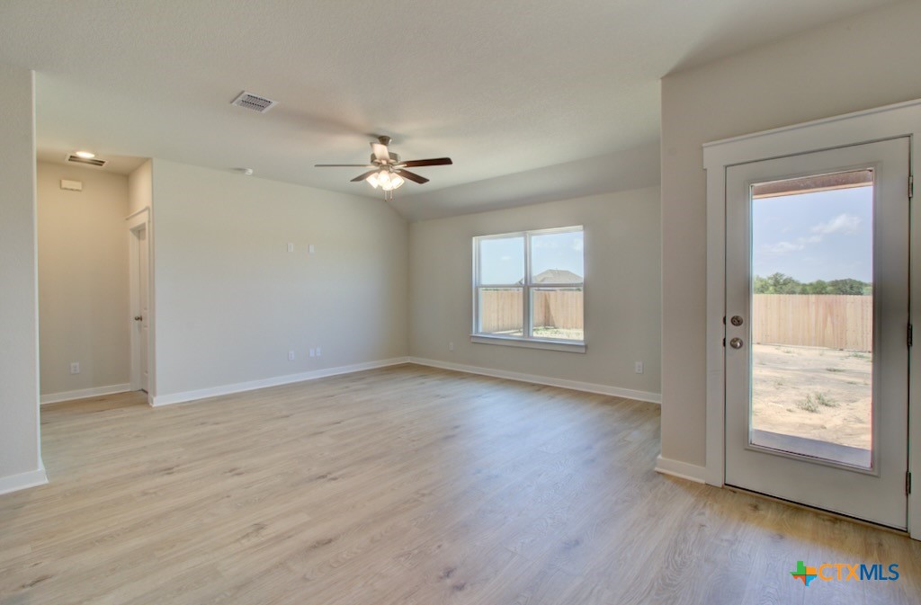 11112 Prairie Landing Property Photo 15