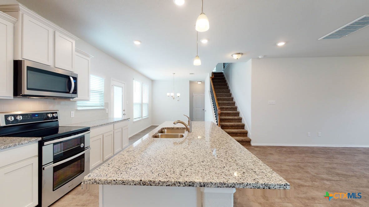 1712 Paint Horse Trail Property Photo 4
