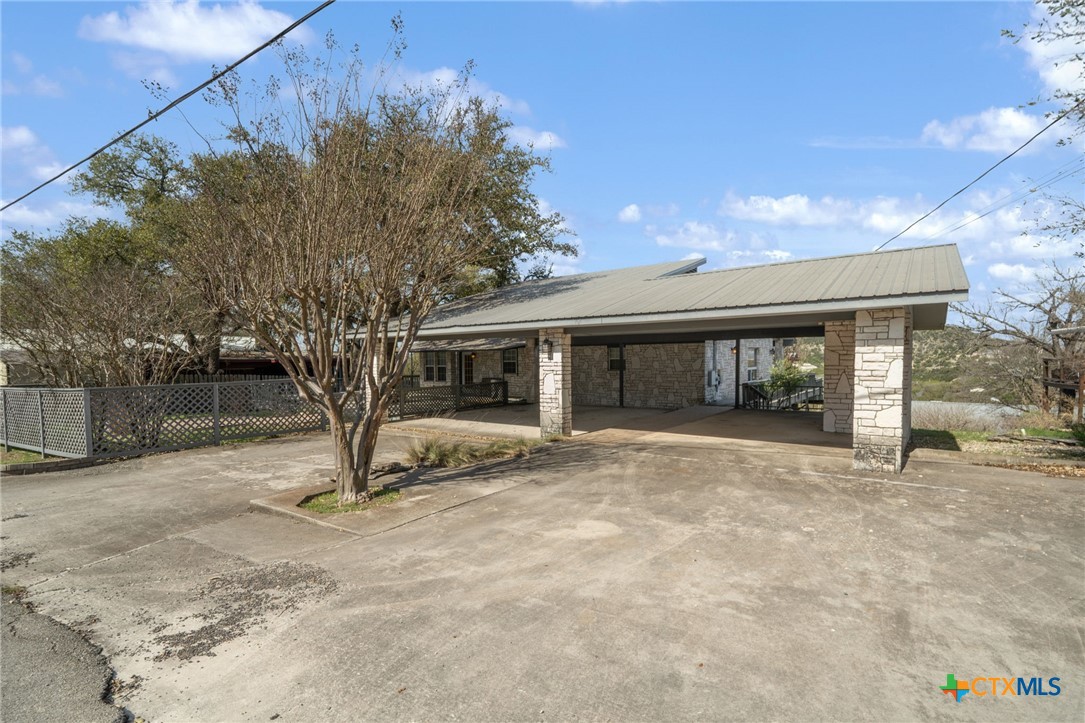 831 Hill Top Drive Property Photo 5