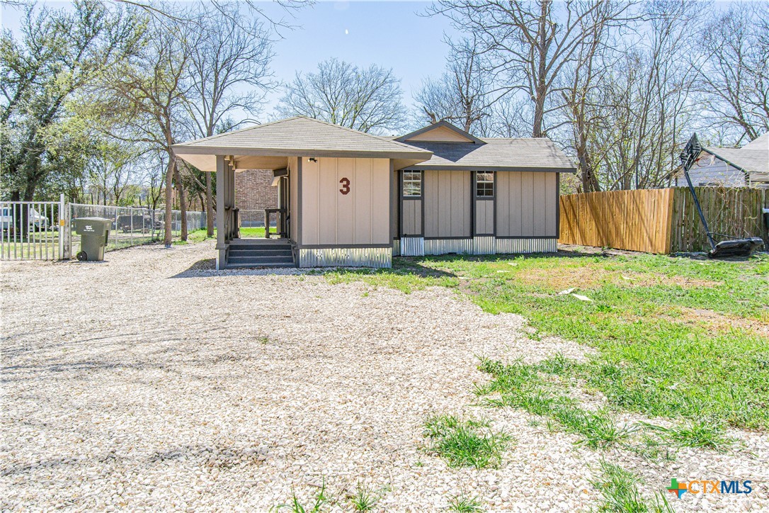 3 E Avenue N Property Photo