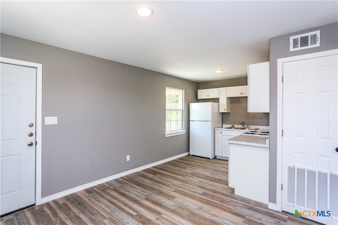 501 Root Avenue Property Photo 3