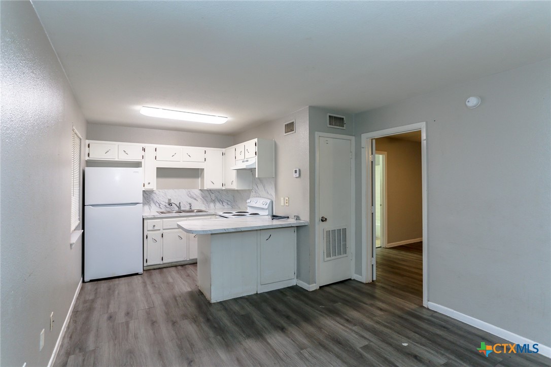 501 Root Avenue Property Photo 28