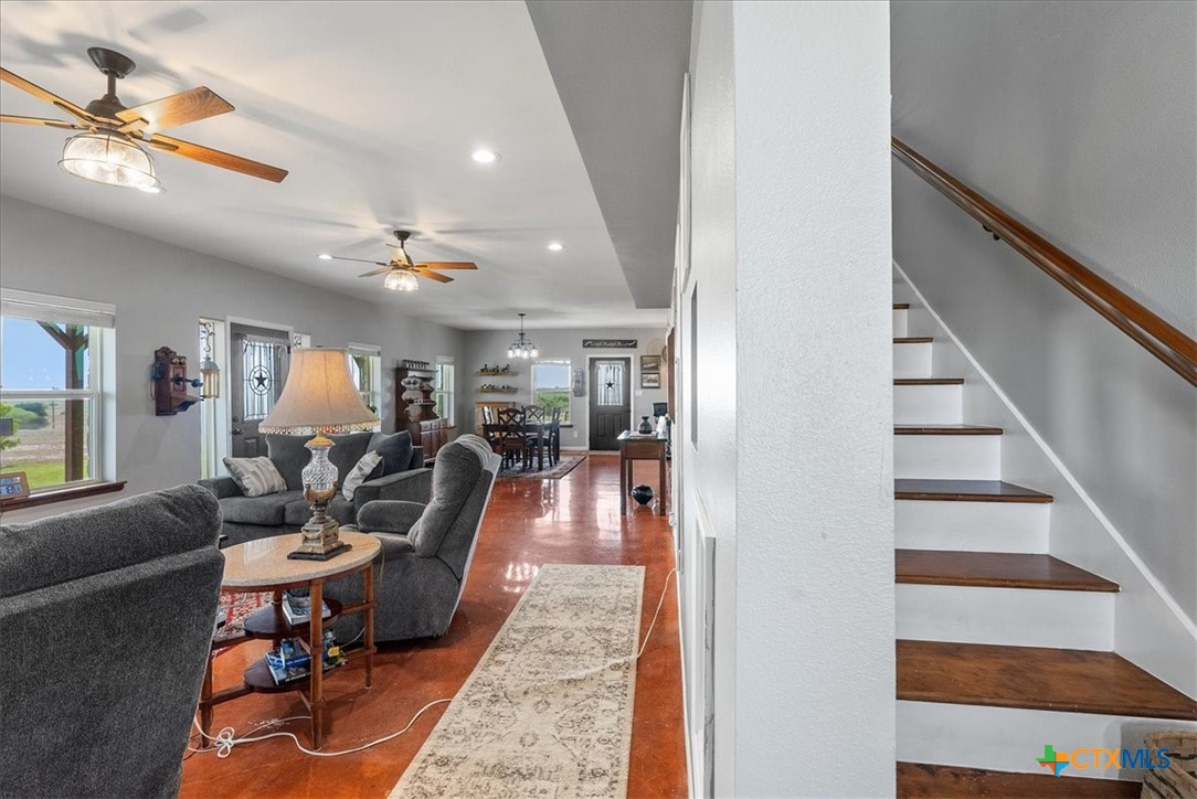 623 Nakishwana Circle Property Photo 3