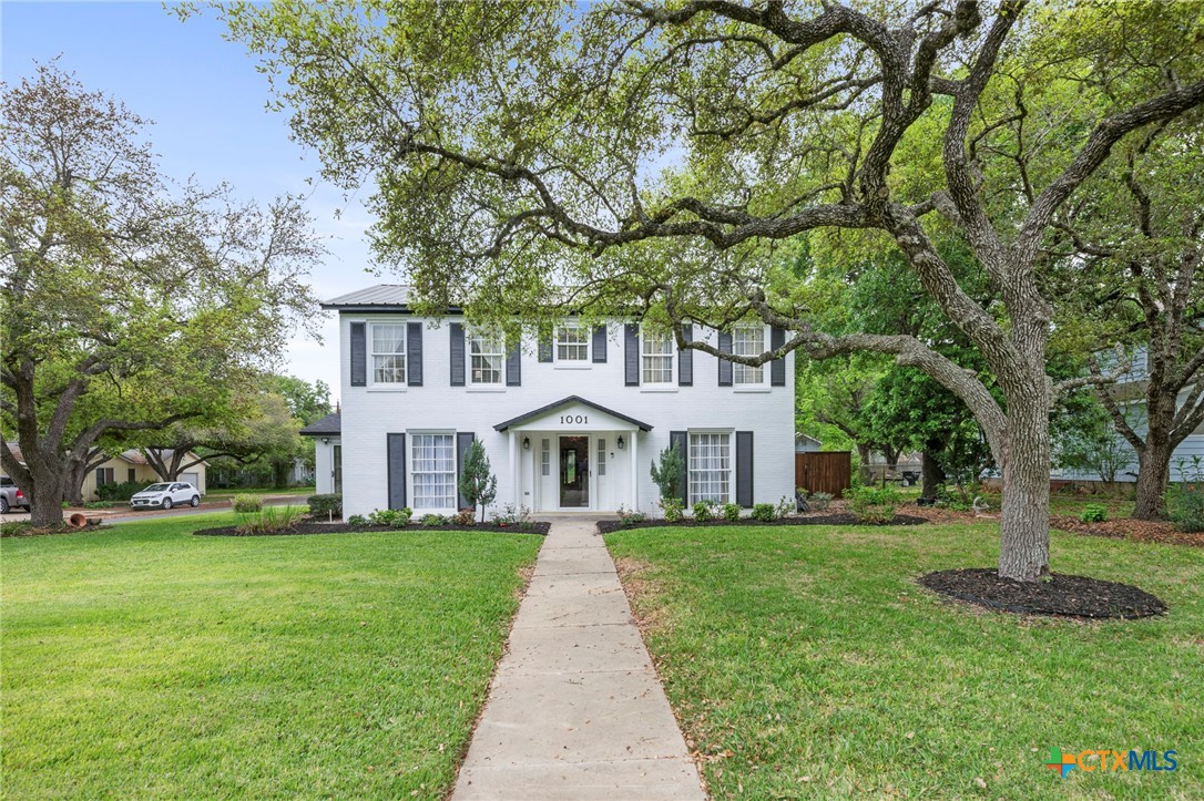 1001 N Adams Street Property Photo 1