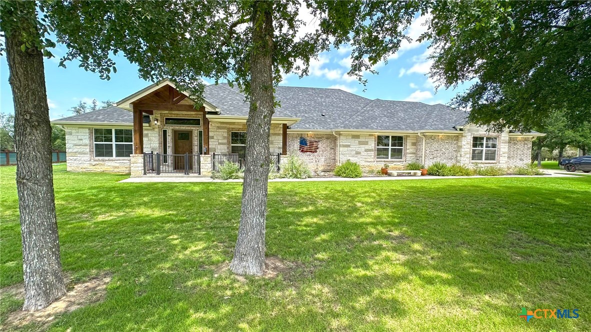 1026 County Road 3152 Property Photo 2