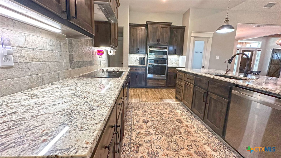 1026 County Road 3152 Property Photo 6