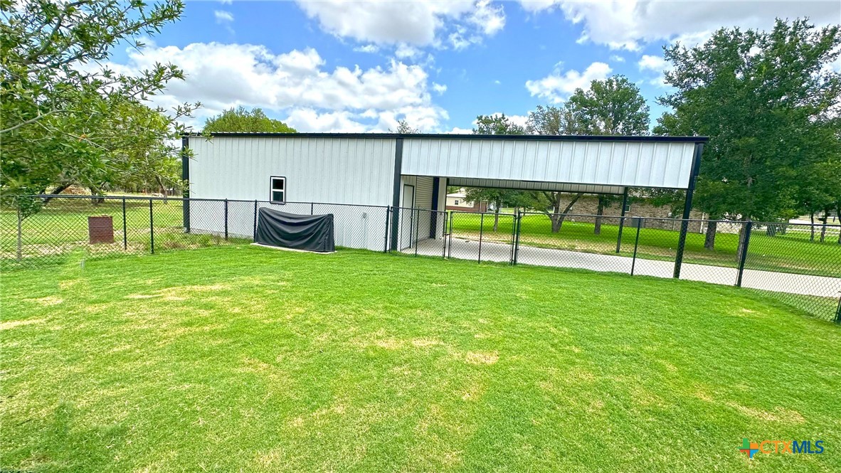 1026 County Road 3152 Property Photo 43