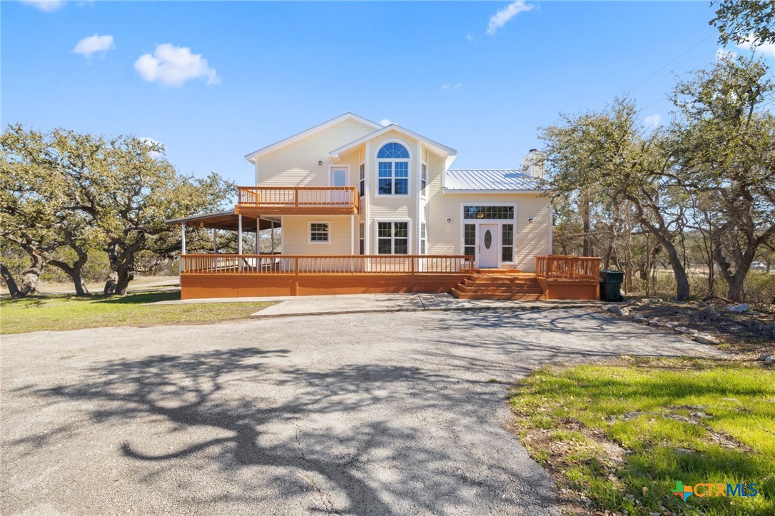 322 Oakwood Loop Property Photo 1