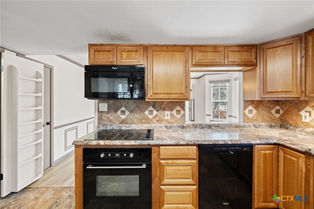 322 Oakwood Loop Property Photo 10