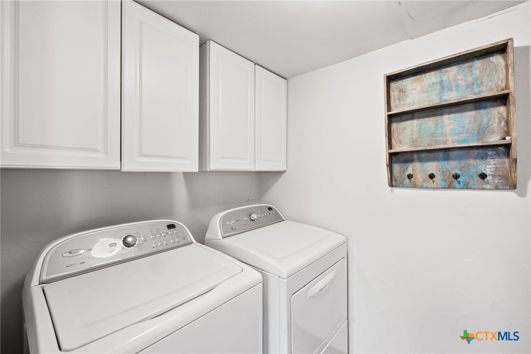 322 Oakwood Loop Property Photo 11