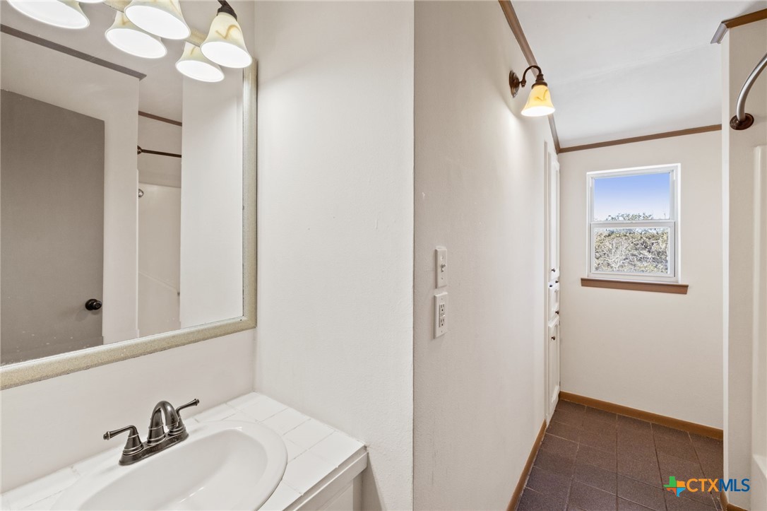 322 Oakwood Loop Property Photo 14