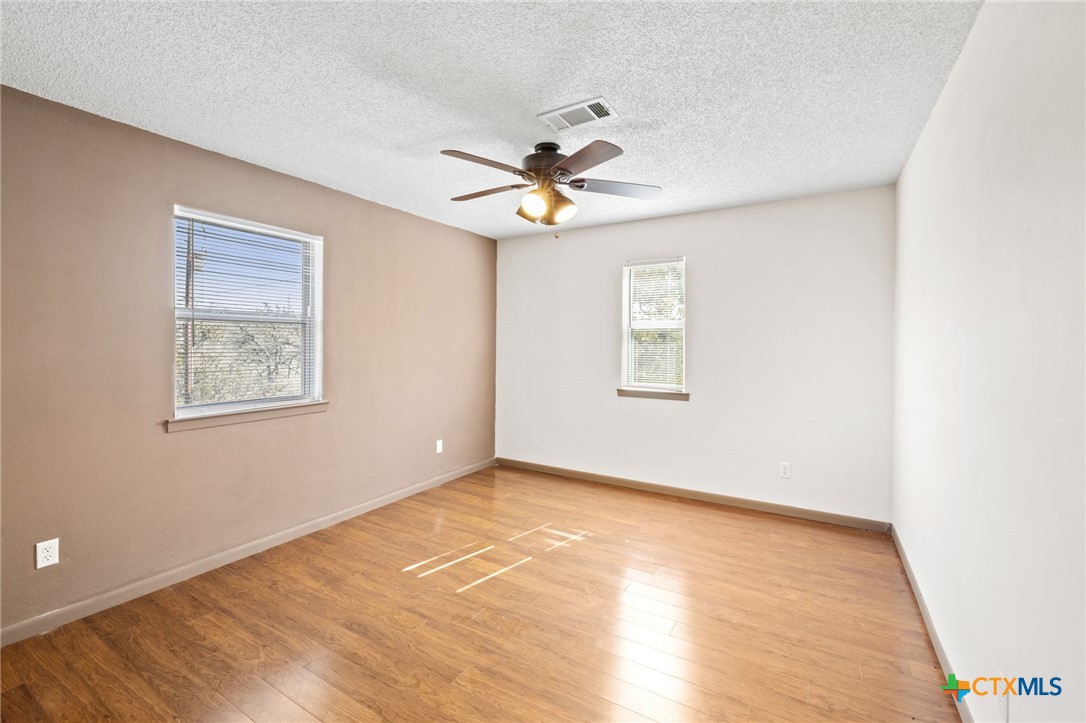 322 Oakwood Loop Property Photo 15