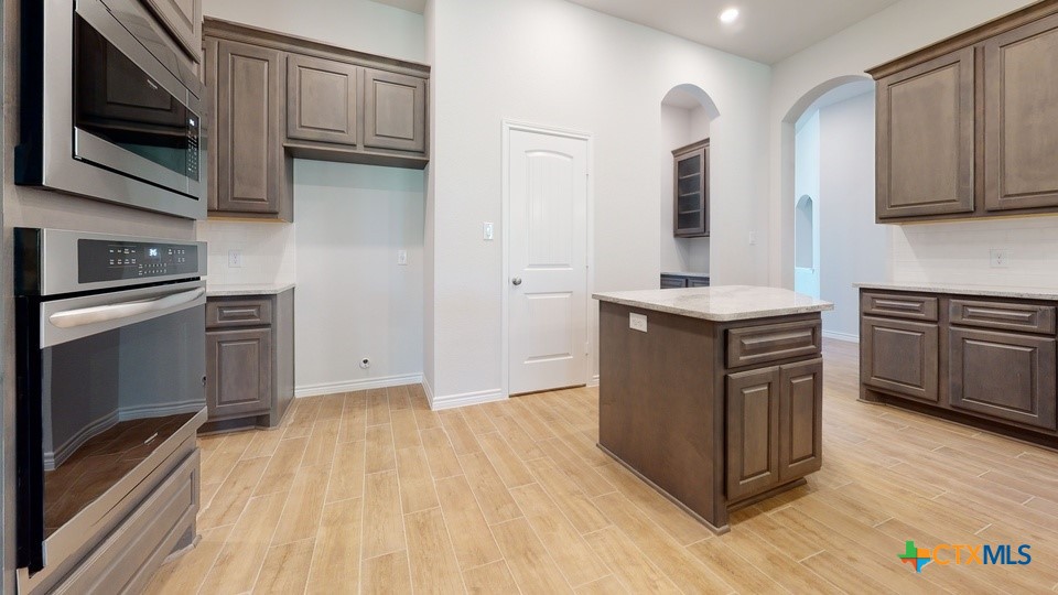 14018 Carsten Loop Property Photo 3