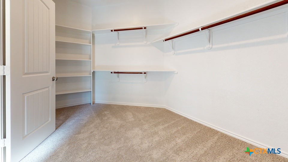 14018 Carsten Loop Property Photo 5