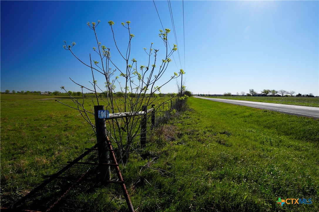 Tr 1 1011 Fm 956 Property Photo
