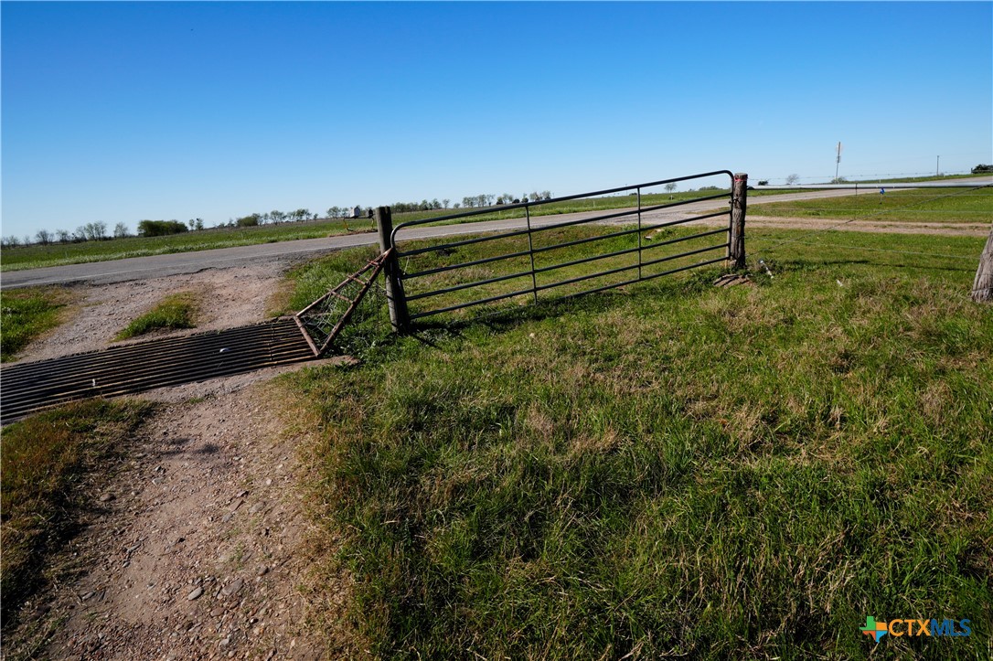 Tr 1 1011 Fm 956 Property Photo 7