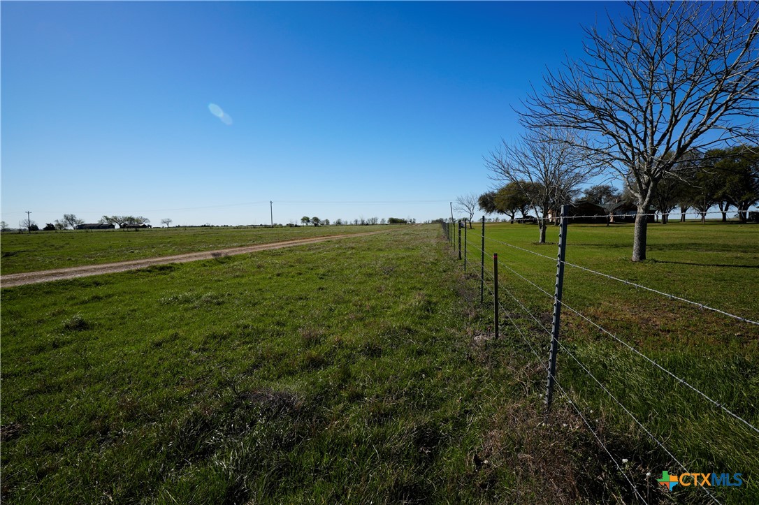Tr 1 1011 Fm 956 Property Photo 8